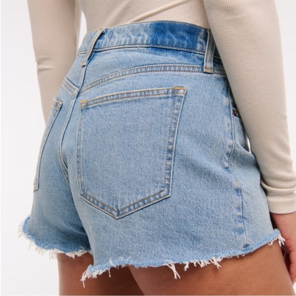 Abercrombie & Fitch Dad Short High Rise Curve Love Light Wash Blue Jean Shorts - Picture 4 of 7